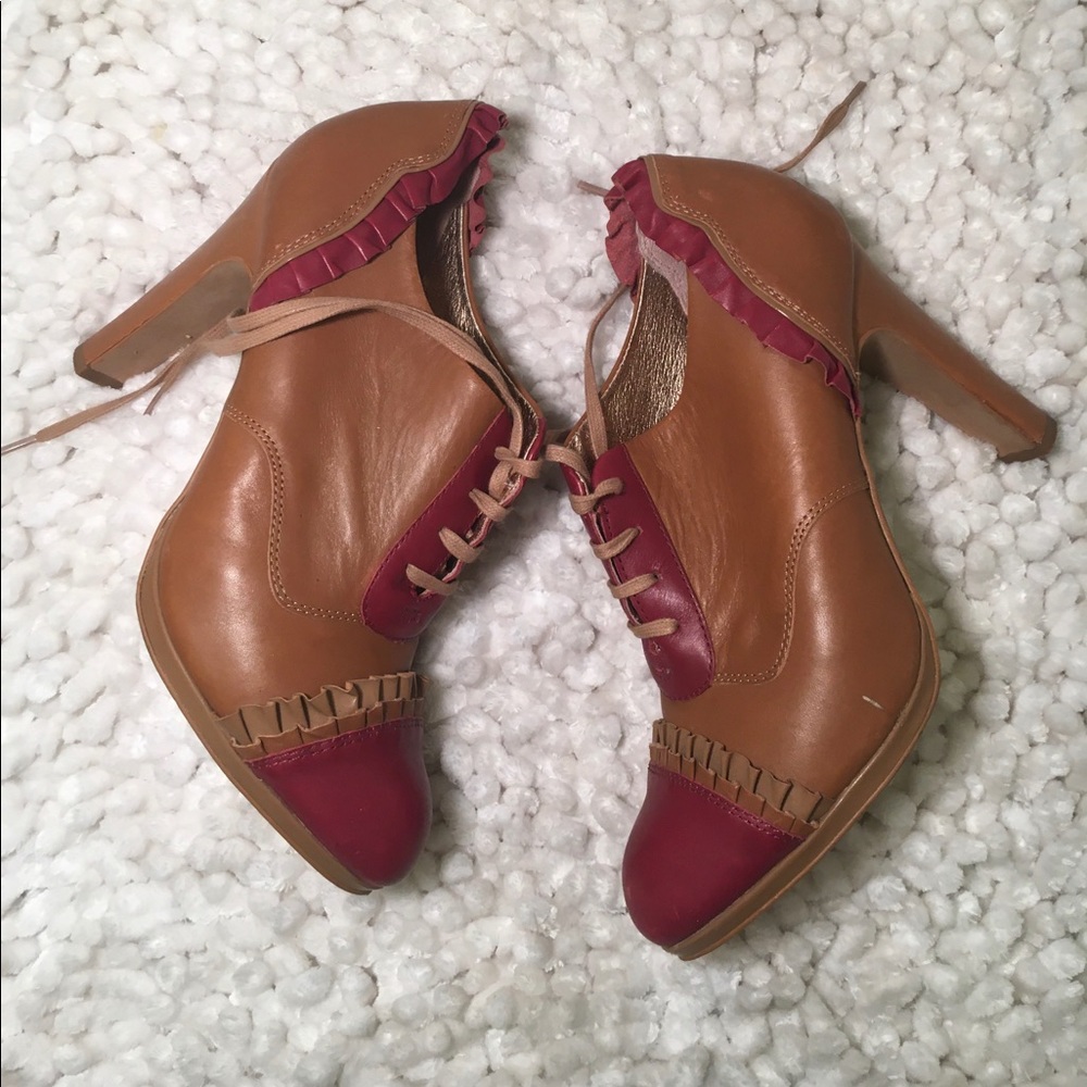 Brown and Red Women's Heeled Shoes